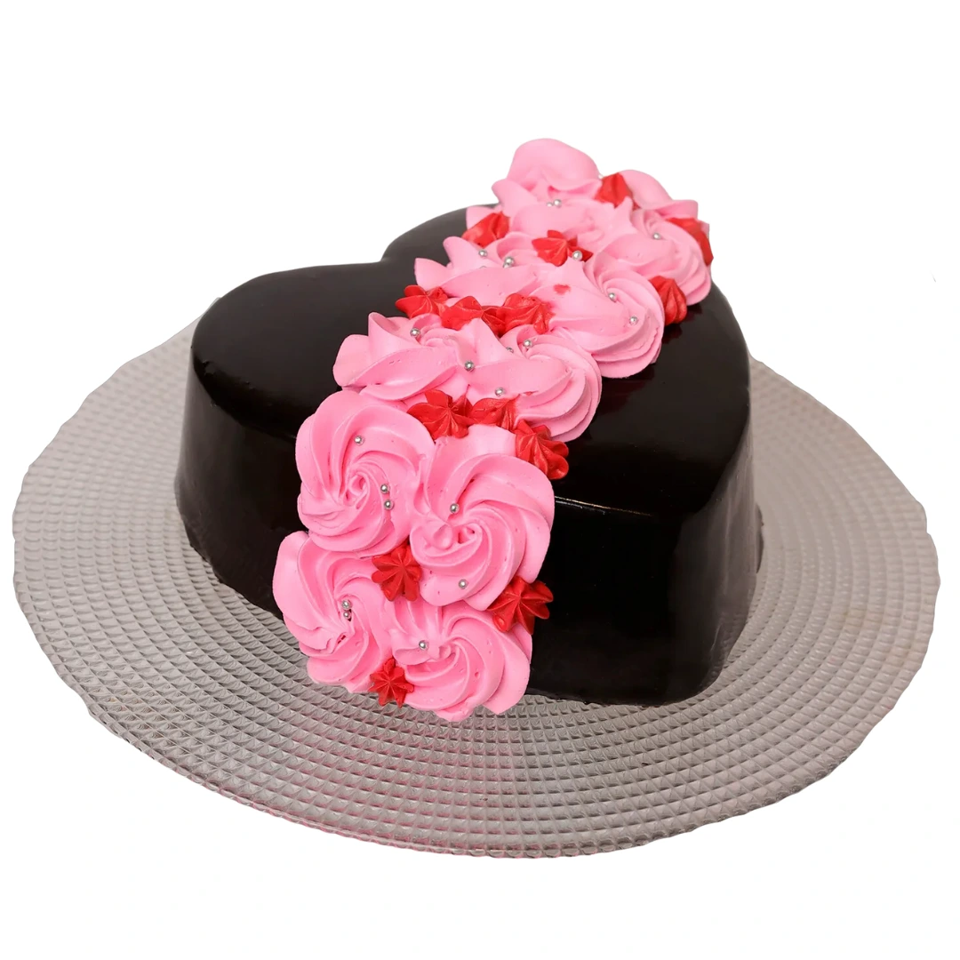 Yummy Heart Shaped Rose Cake